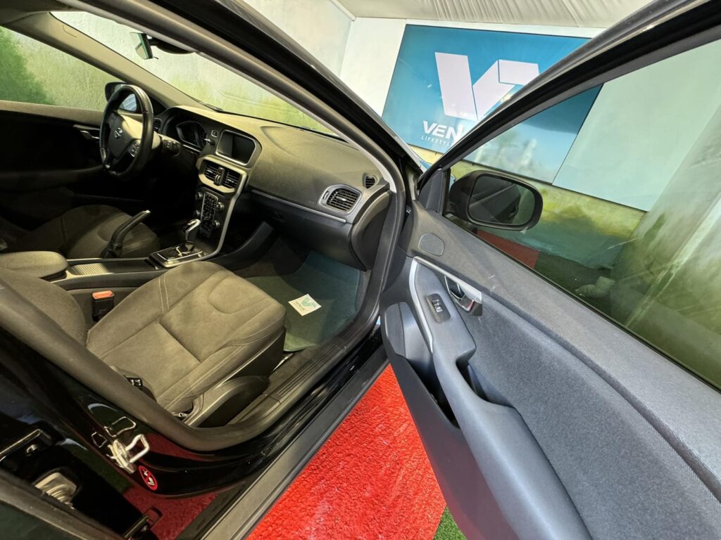 Volvo V40 Cross Country T3 Automatic 2017  - 5